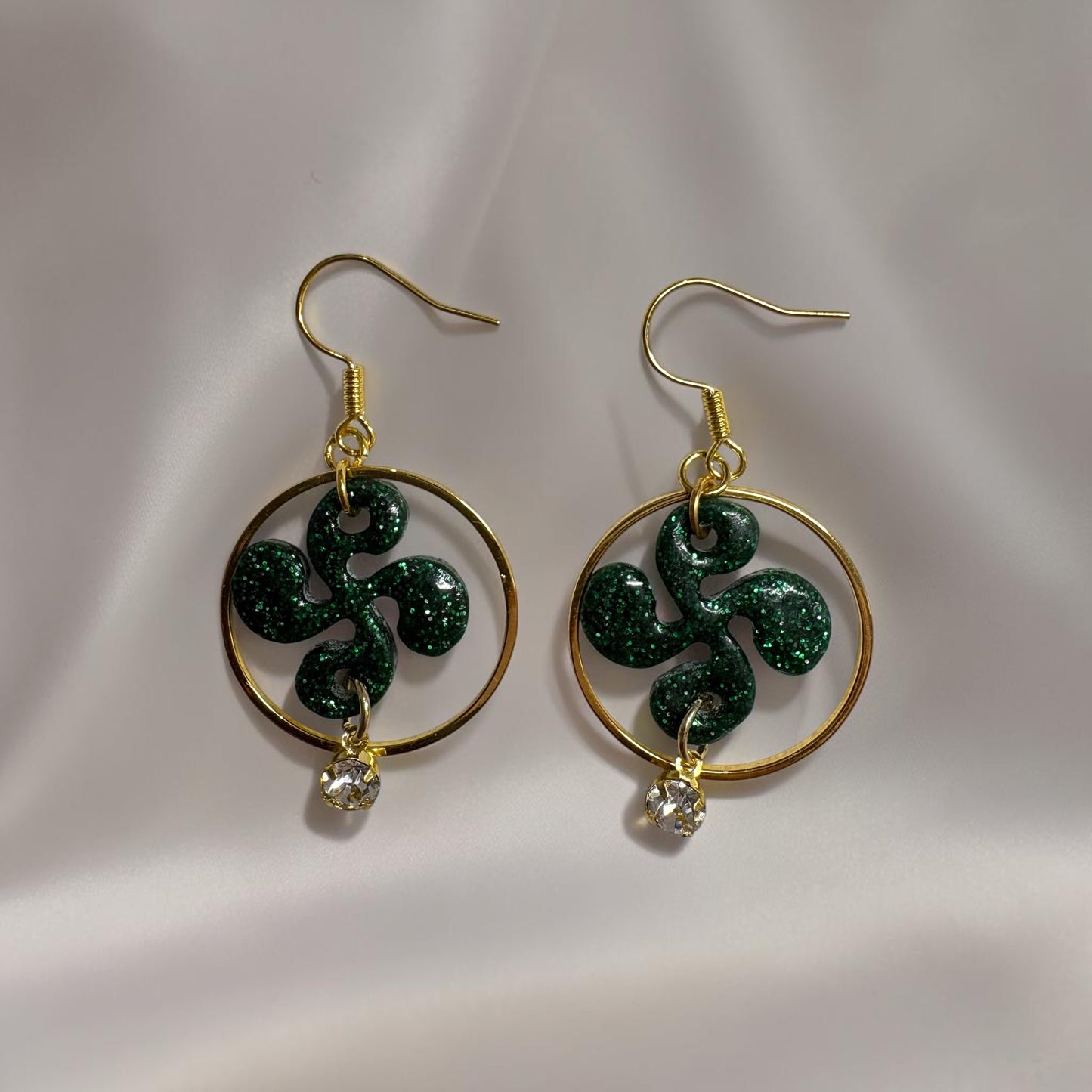 Boucles d'oreilles Croix Basque - Vert Emeraude Pailleté